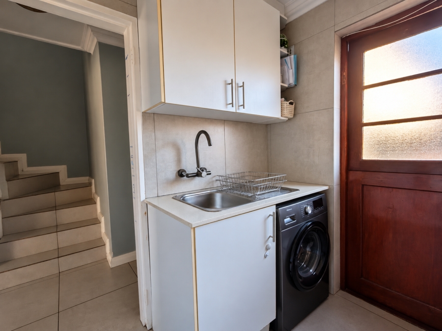 3 Bedroom Property for Sale in Wynberg Western Cape
